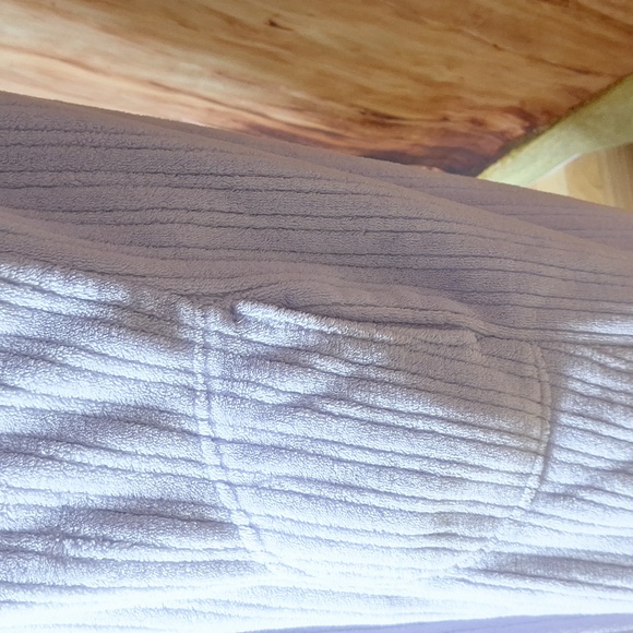 Oscar de la Renta violet S/M house coat/ robe - Picture 4 of 11